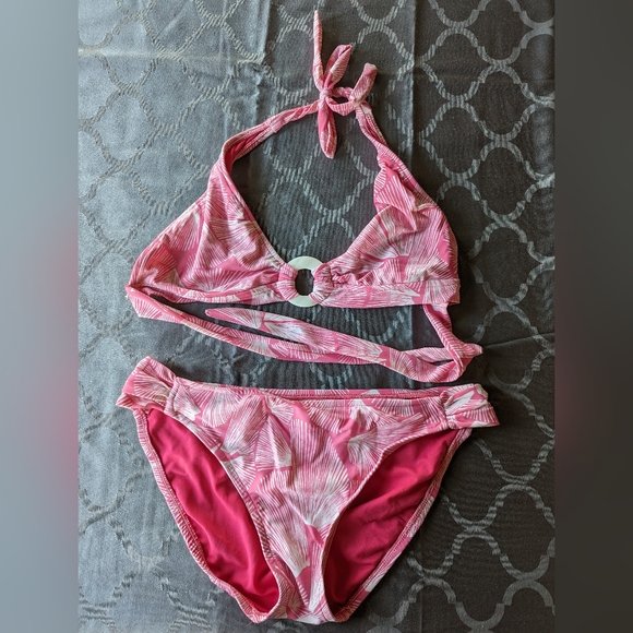 Size large bathing suits - Picture 4 of 4